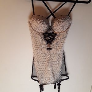 NWT Rare Black & Cream VS Corset Lingerie, Sz 34B